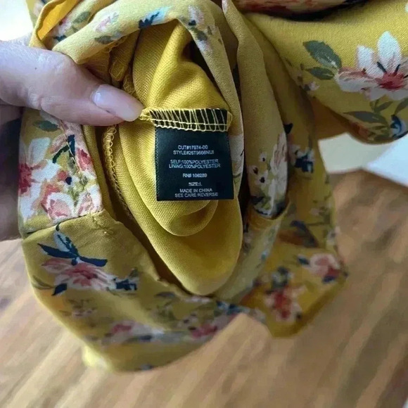 NWT size Large cropped yellow floral jumpsuit by Trixxi Clothing Company. - Picture 8 of 8
